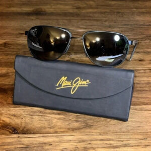 MAUI JIM Sunglasses CASTLES Matte Black Polarized Aviator Sunglasses with Case